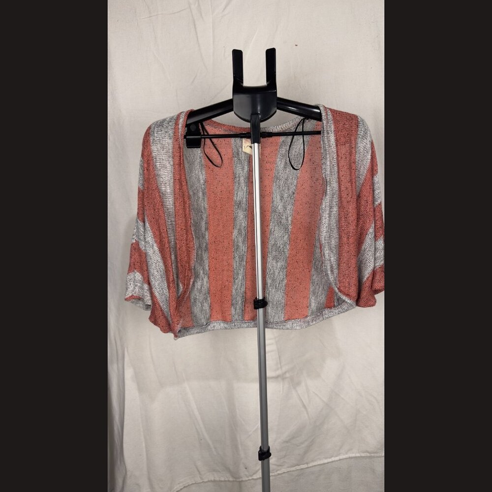Rebin K Women's Red & Grey Ribbed Shrug Size M –‎ Cozy & Stylish Layering Piece
